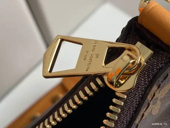 WIS ODEON LOUIS VUITTON 0522